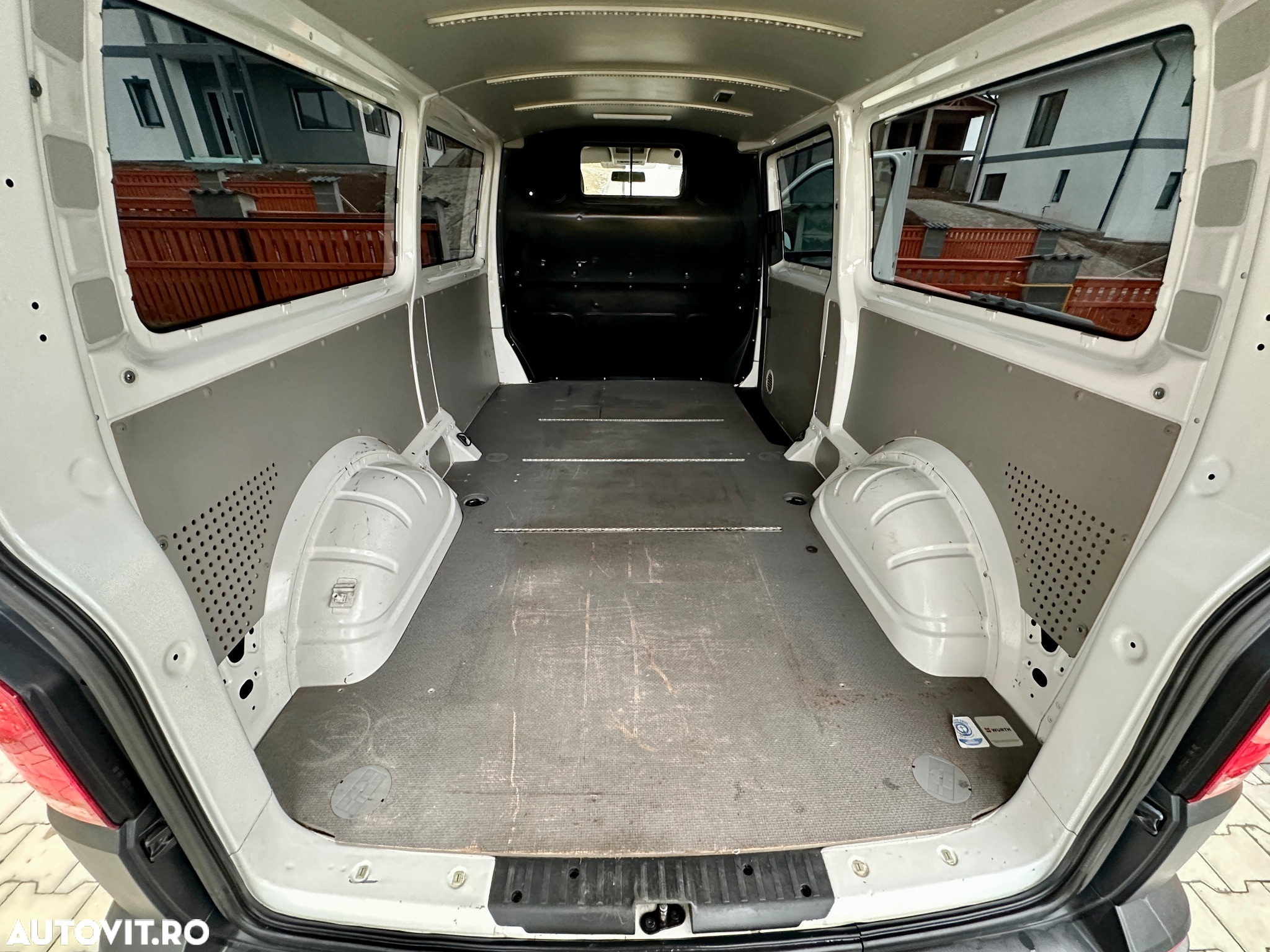 Volkswagen Transporter Kombi T6 2.0 TDI 110 kW LR - 6