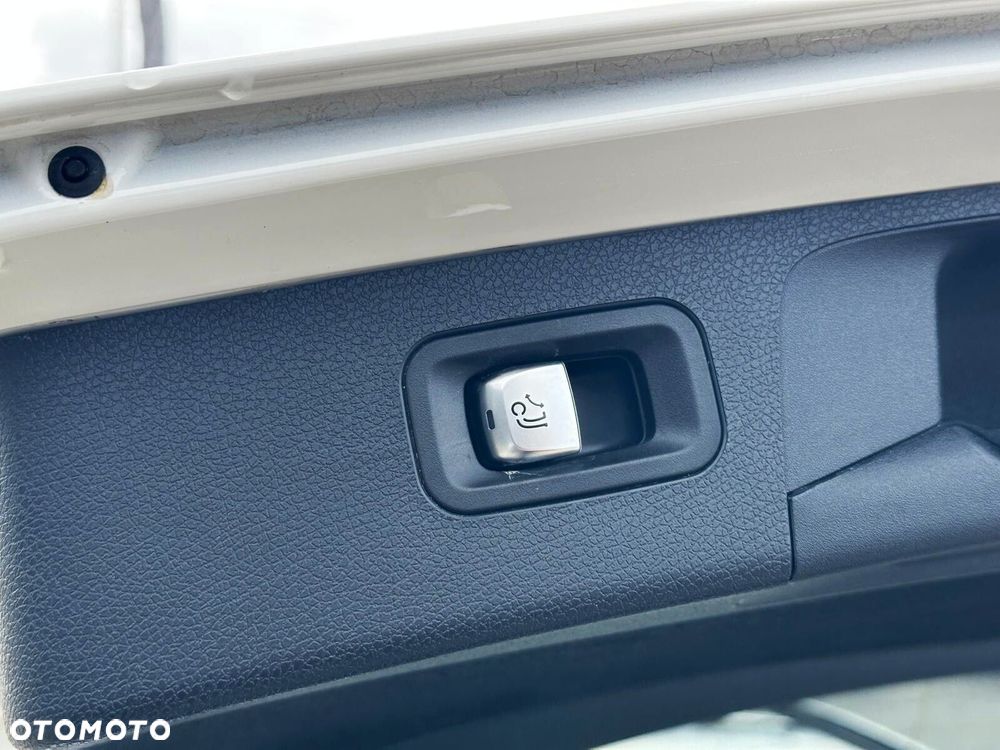 Mercedes-Benz Klasa E - 19