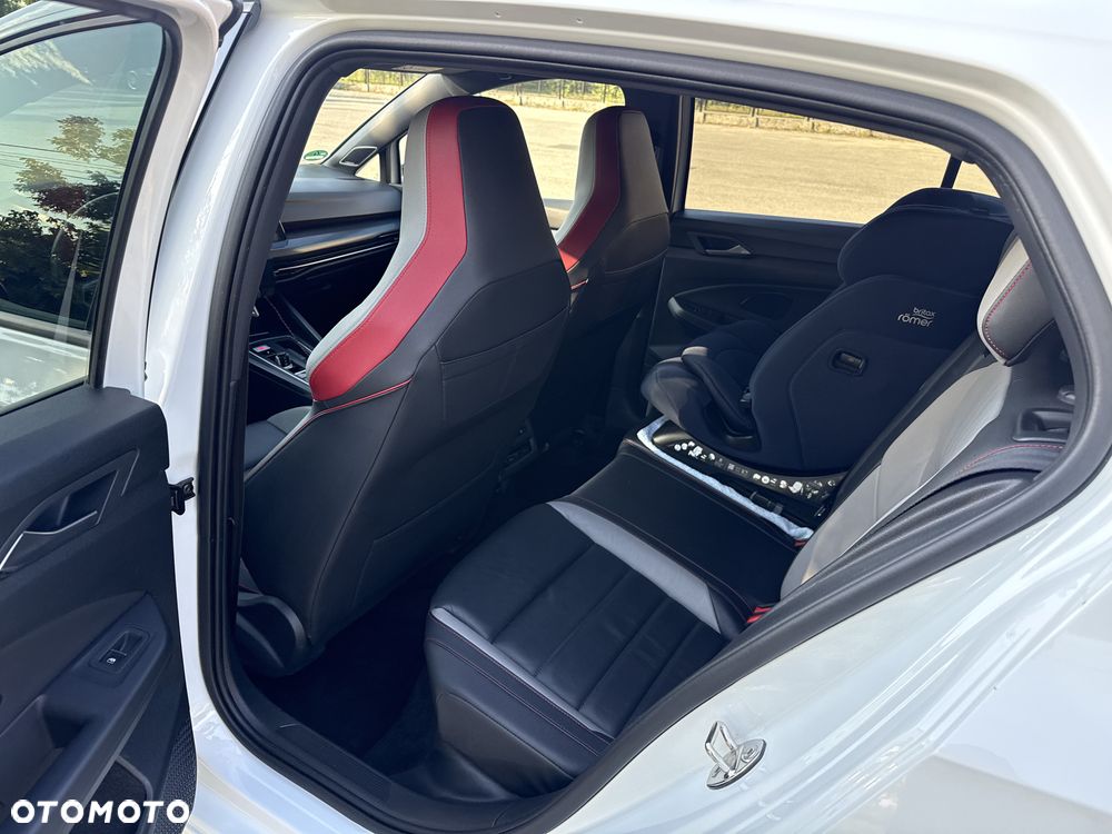 Volkswagen Golf GTI (BlueMotion Technology) DSG Performance - 11