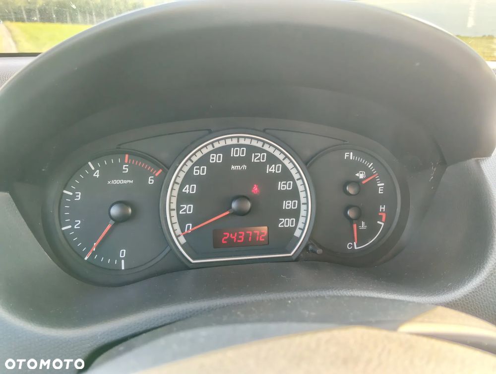 Suzuki Swift - 9