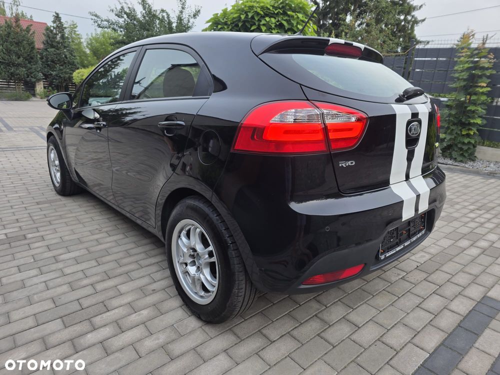 Kia Rio 1.4 Dream Team Edition - 8