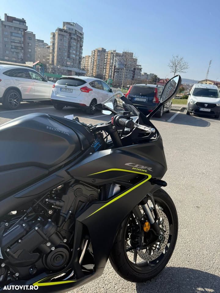 Honda CBR 650R - 2