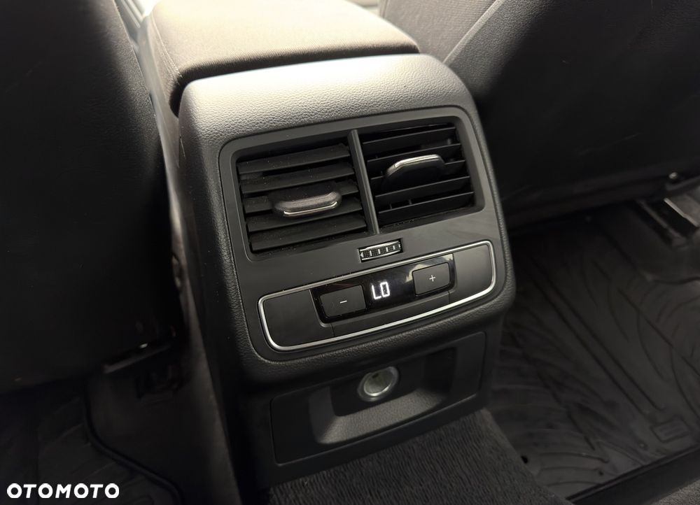 Audi A4 Avant 40 TFSI S tronic sport - 33