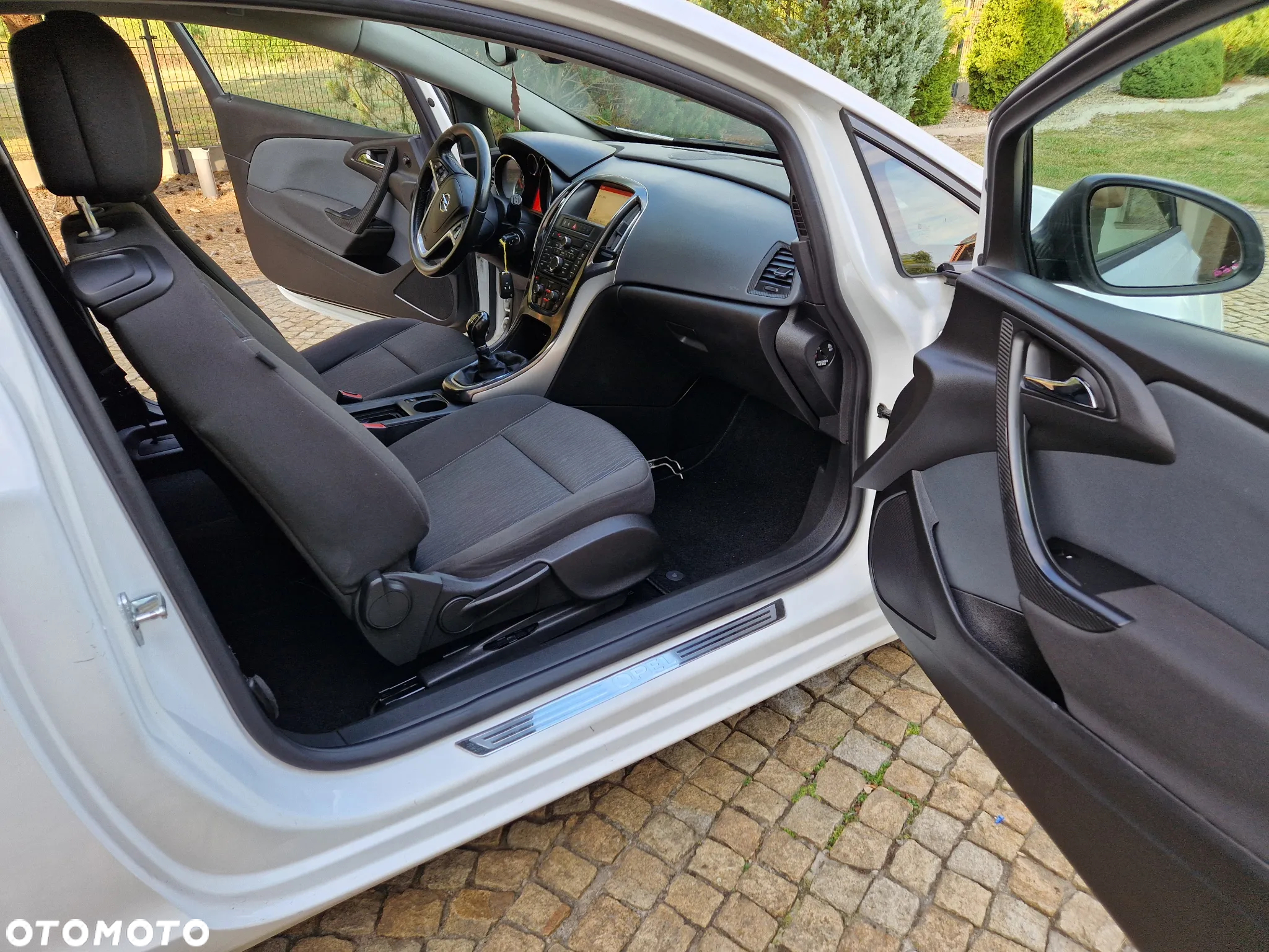Opel Astra GTC 1.6 D (CDTi) DPF (ecoFLEX) Start/Stop - 13