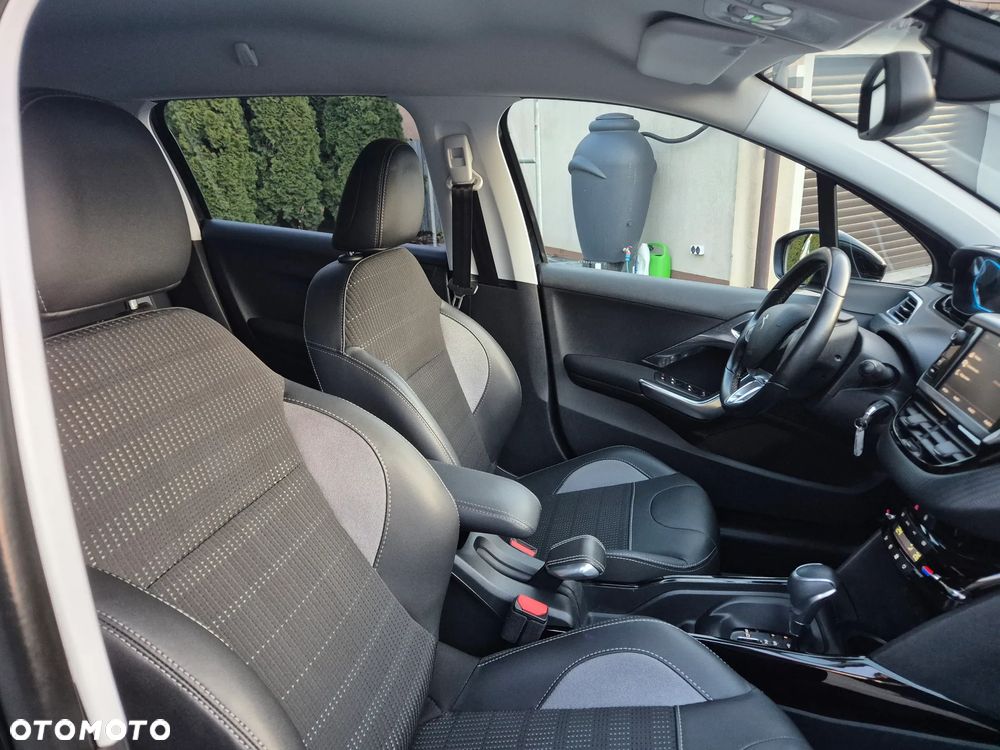 Peugeot 2008 PureTech 110 GPF Stop&Start EAT6 Allure - 8