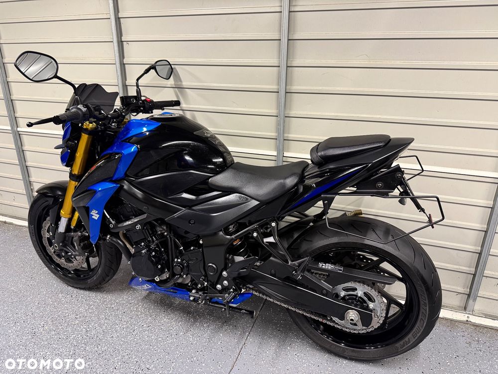 Suzuki GSX - 14