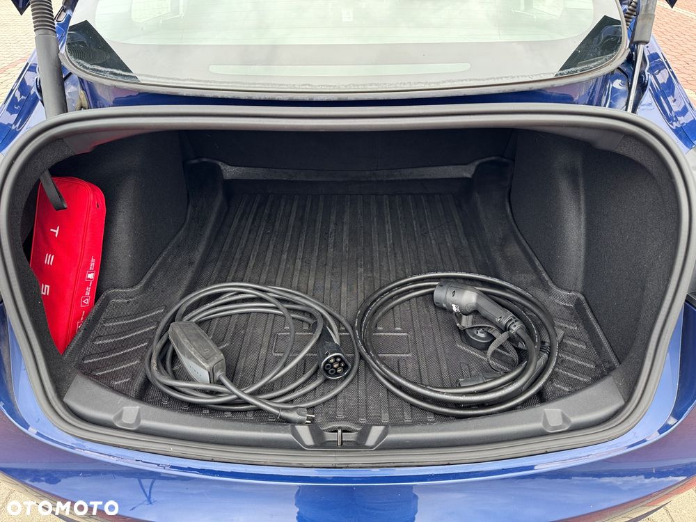 Tesla Model 3 - 10