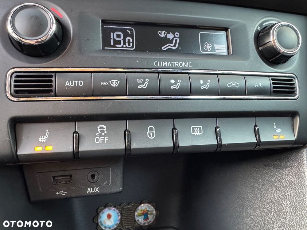 Skoda RAPID Spb 1.2 TSI Edition - 9