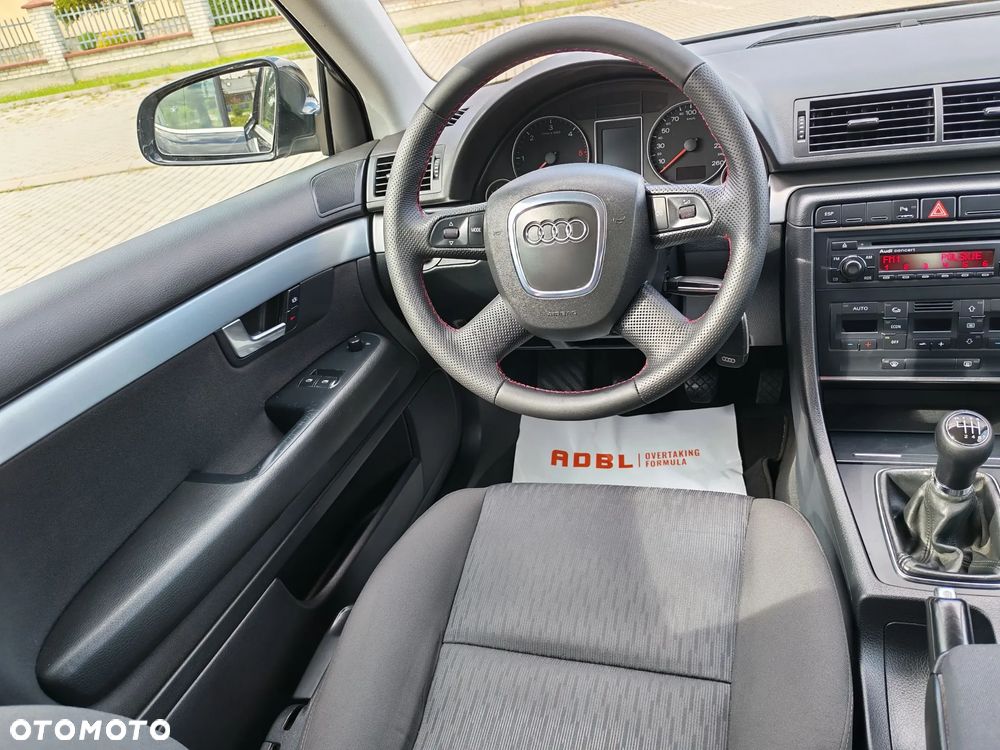 Audi A4 Limousine - 17