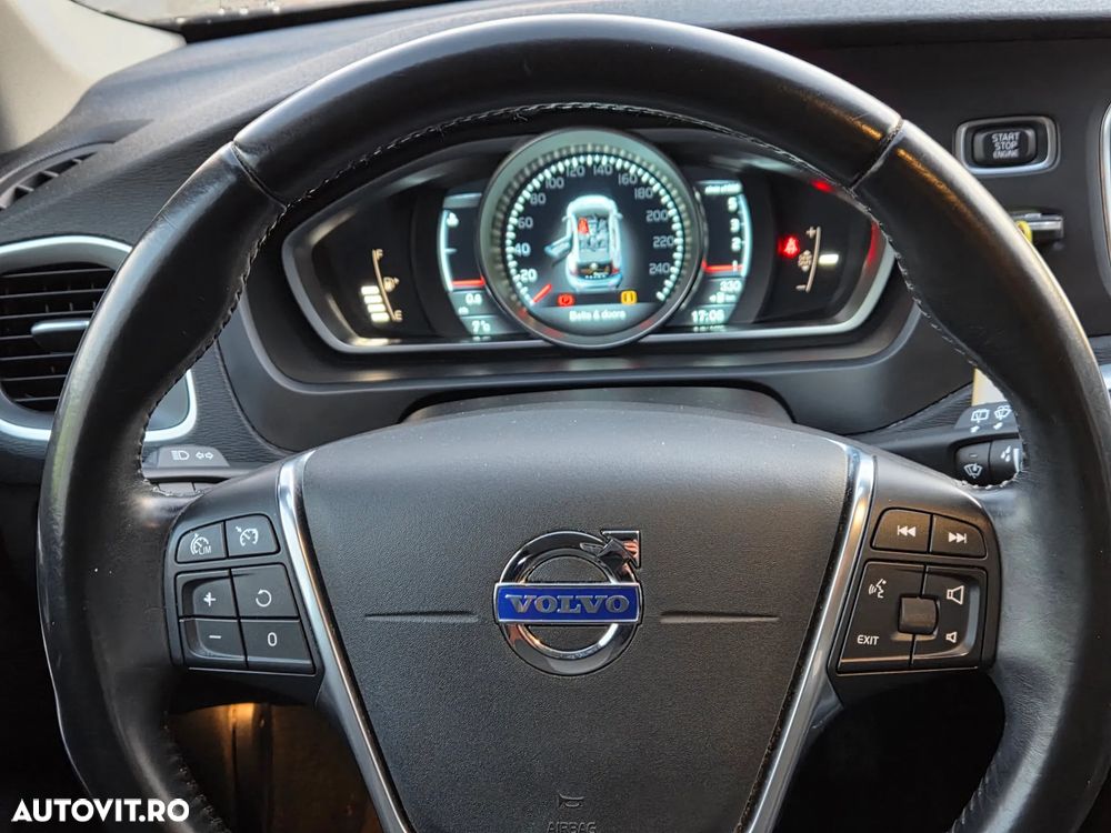 Volvo V40 D2 Momentum - 17