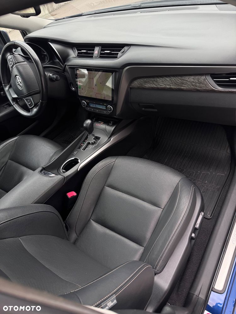 Toyota Avensis 2.0 Premium MS - 23