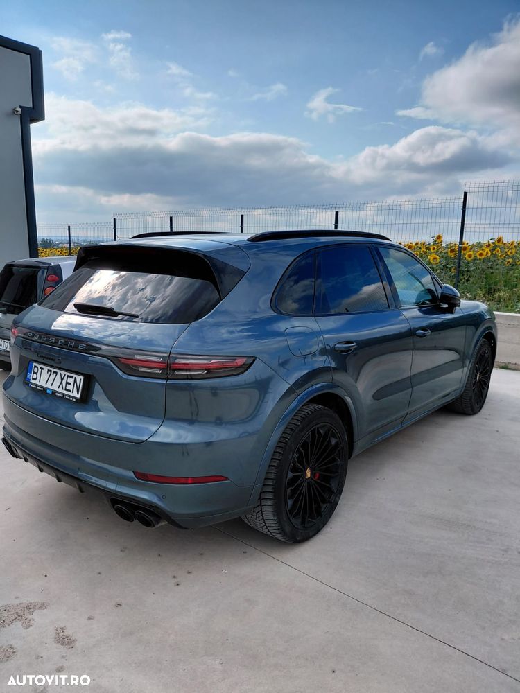 Porsche Cayenne - 6