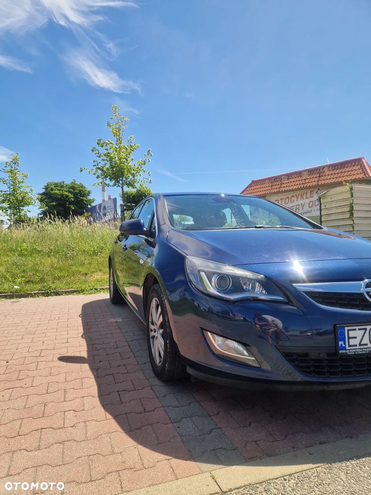 Opel Astra 1.4 T Cosmo - 4