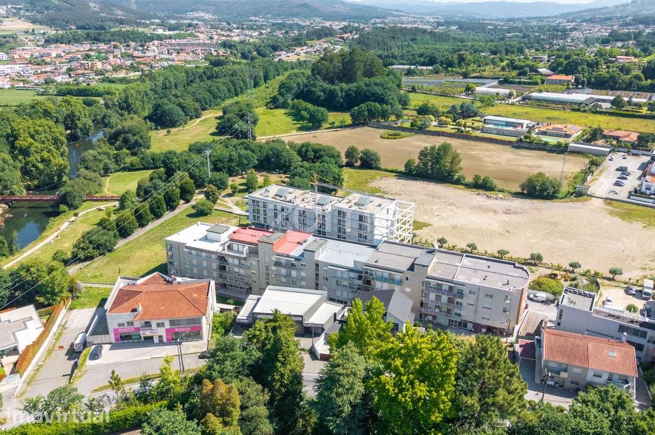 Apartamento T2 no Edifício Parque do Ave em Ponte, Guimarães - Grande imagem: 4/33