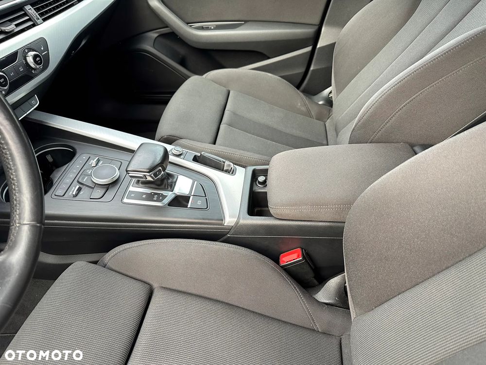 Audi A4 Avant 2.0 TFSI ultra S tronic - 24