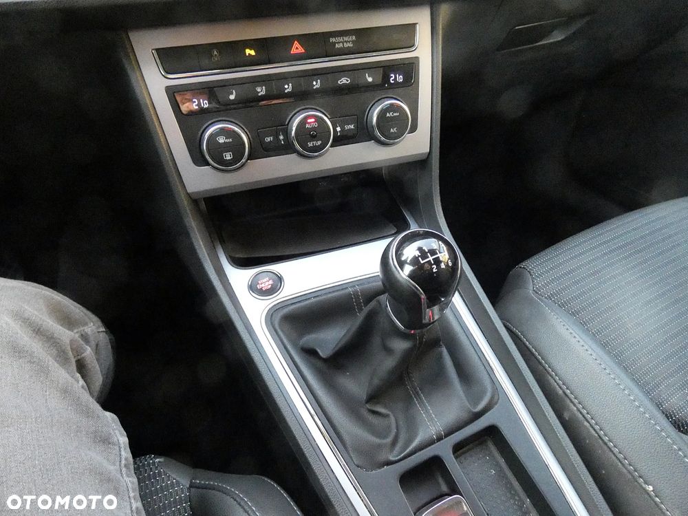 Seat Leon 1.4 TSI Xcellence S&S - 25