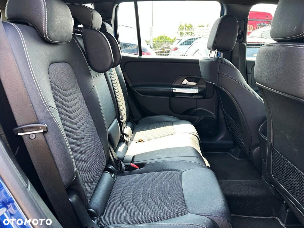 Mercedes-Benz GLB - 15