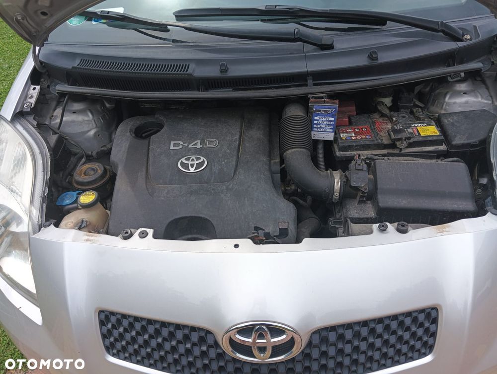 Toyota Yaris - 16