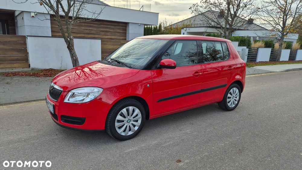 Skoda Fabia 2009 photo 2