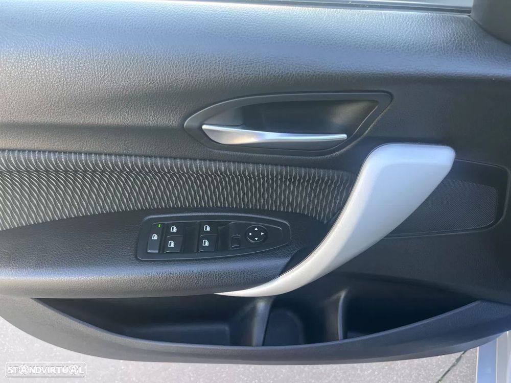 BMW 120 d Sport Line - 24