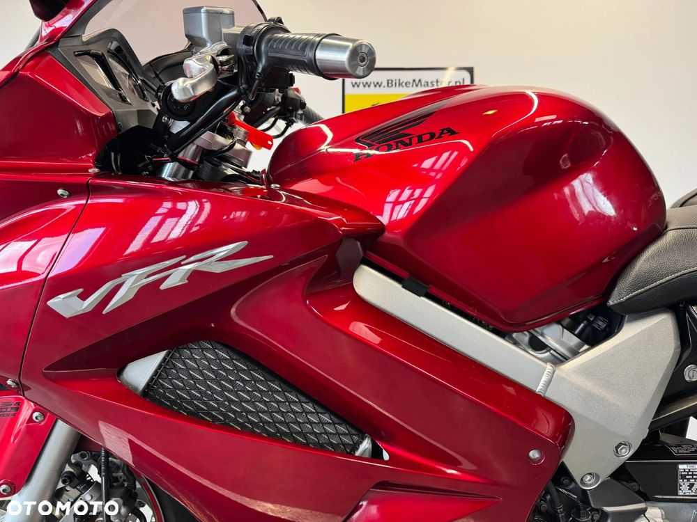 Honda VFR - 23