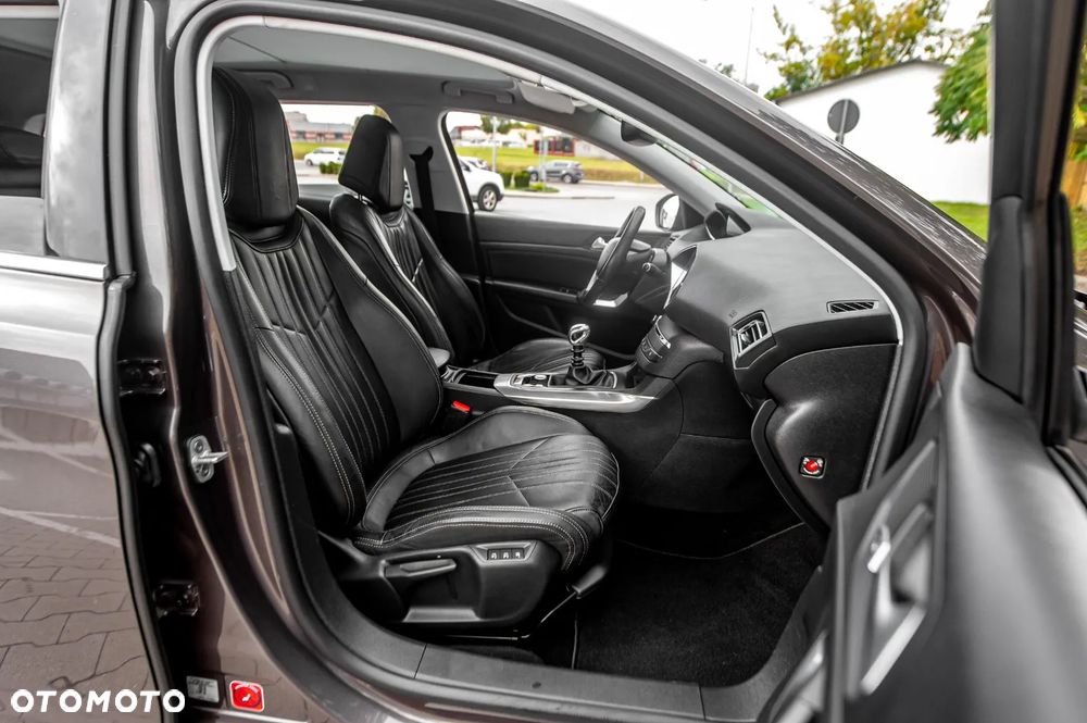 Peugeot 308 - 23