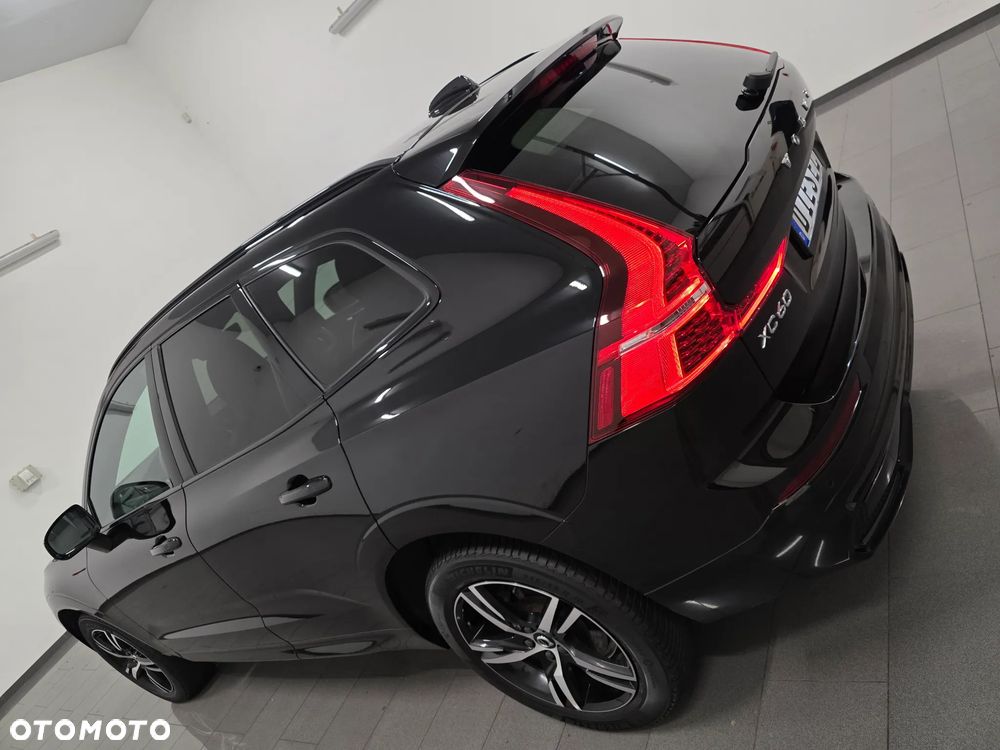 Volvo XC 60 B4 D AWD Plus Dark - 34