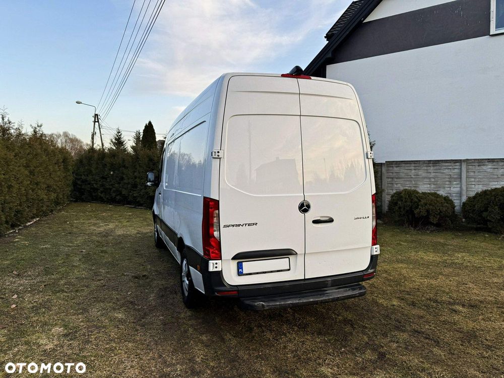 Mercedes-Benz Sprinter - 14