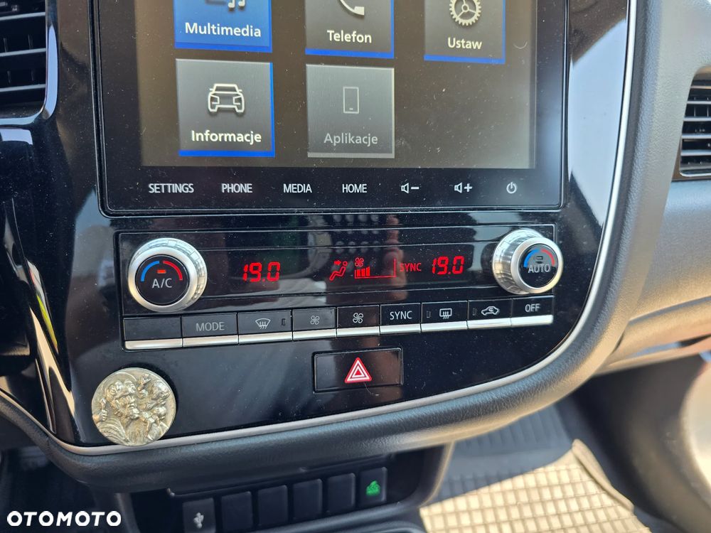 Mitsubishi Outlander - 33