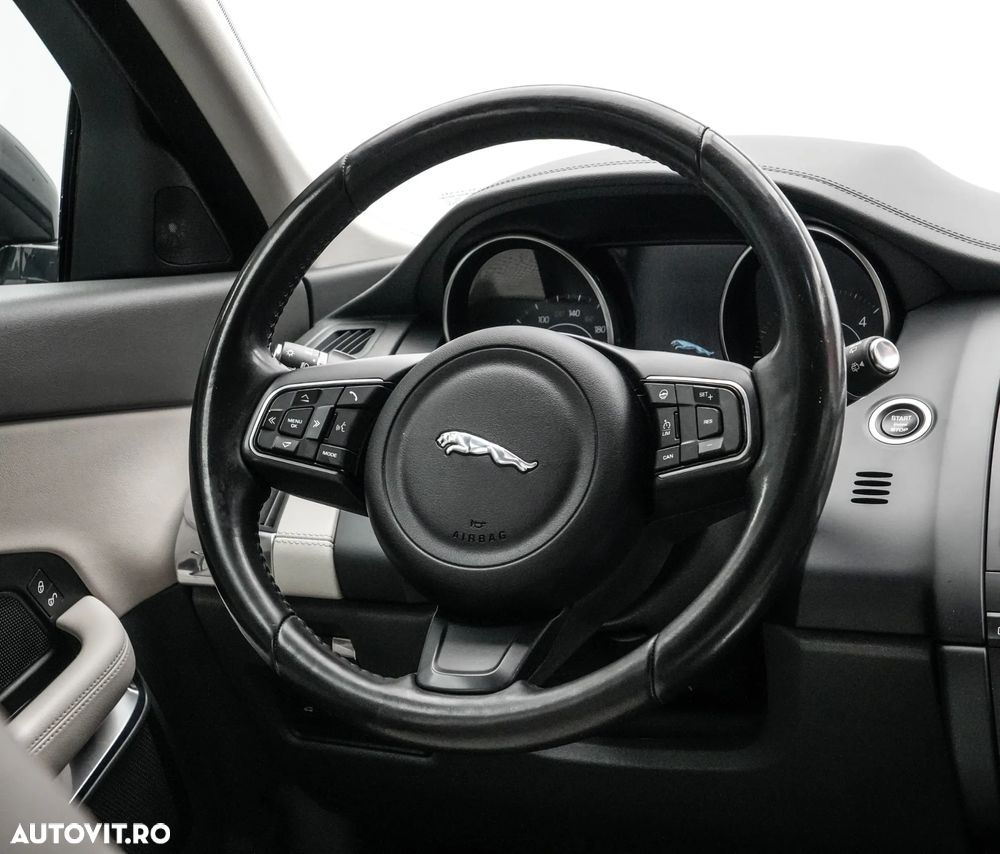 Jaguar E-Pace D150 AWD S - 17