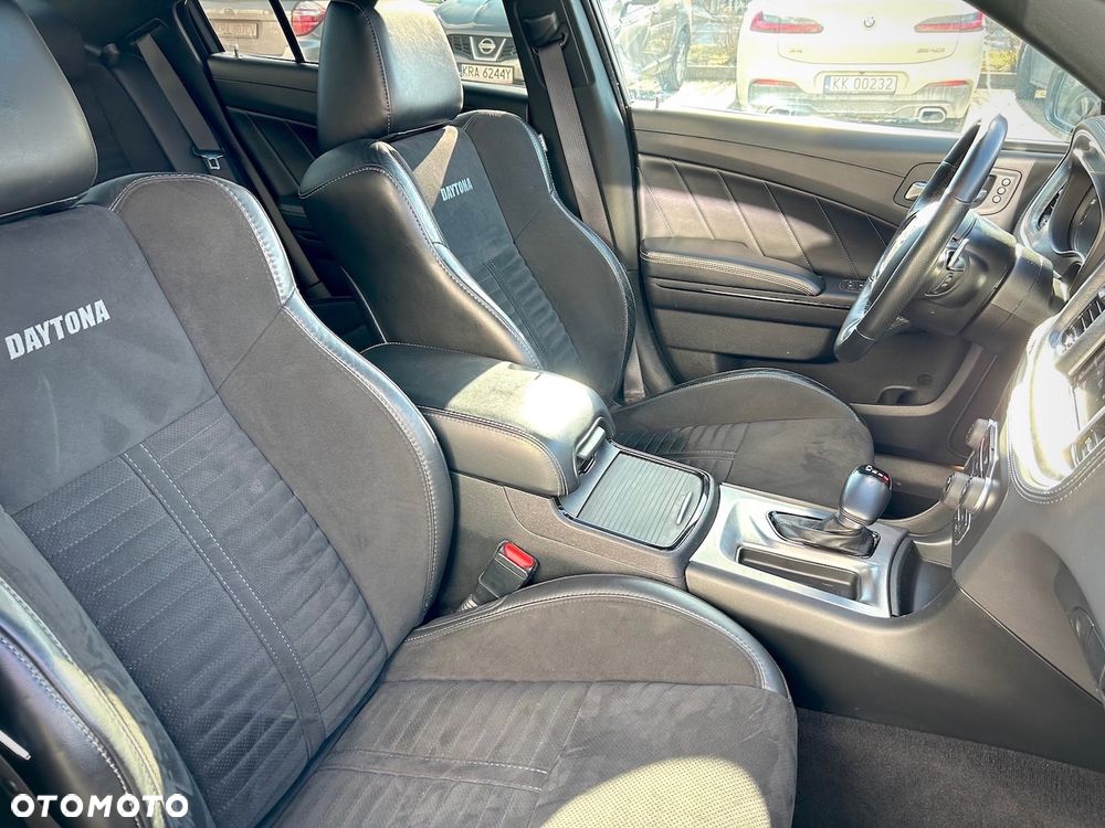 Dodge Charger 6.4 Scat Pack - 24