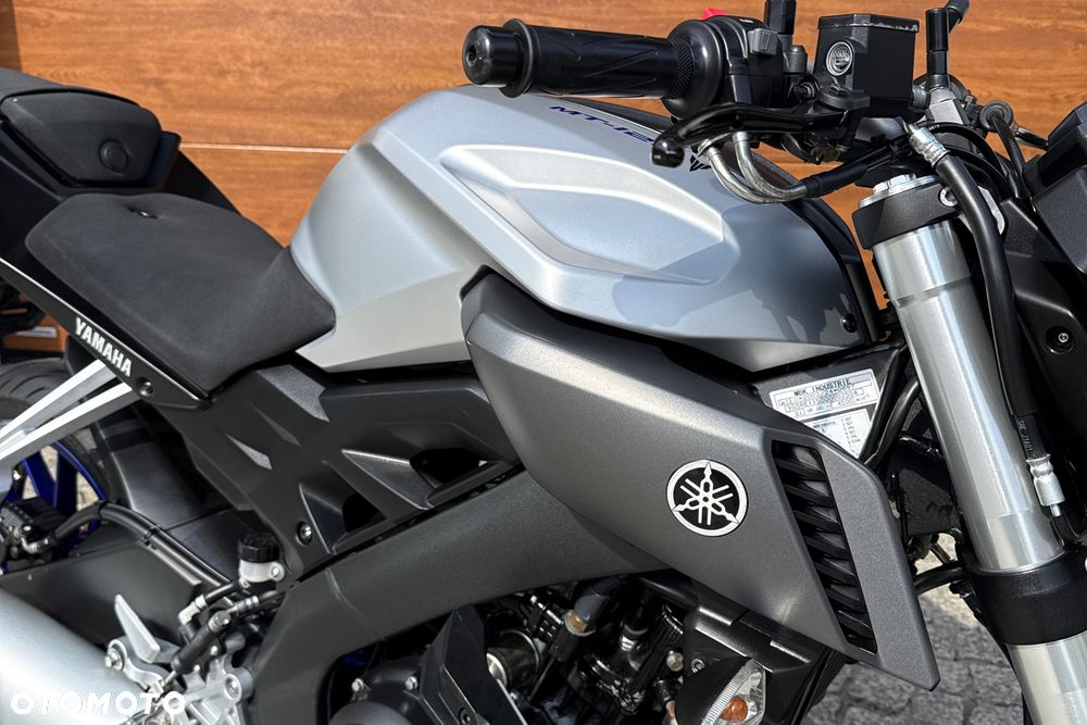 Yamaha MT - 7