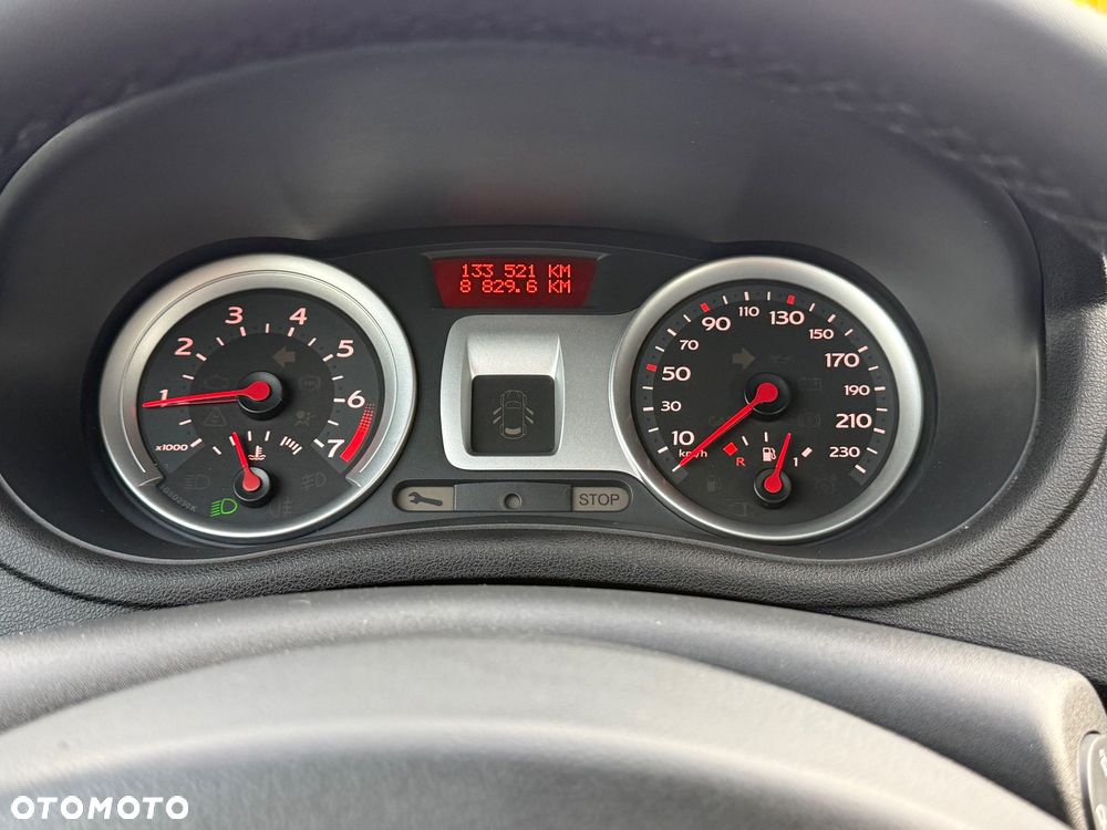 Renault Clio 1.2 16V Emotion - 27