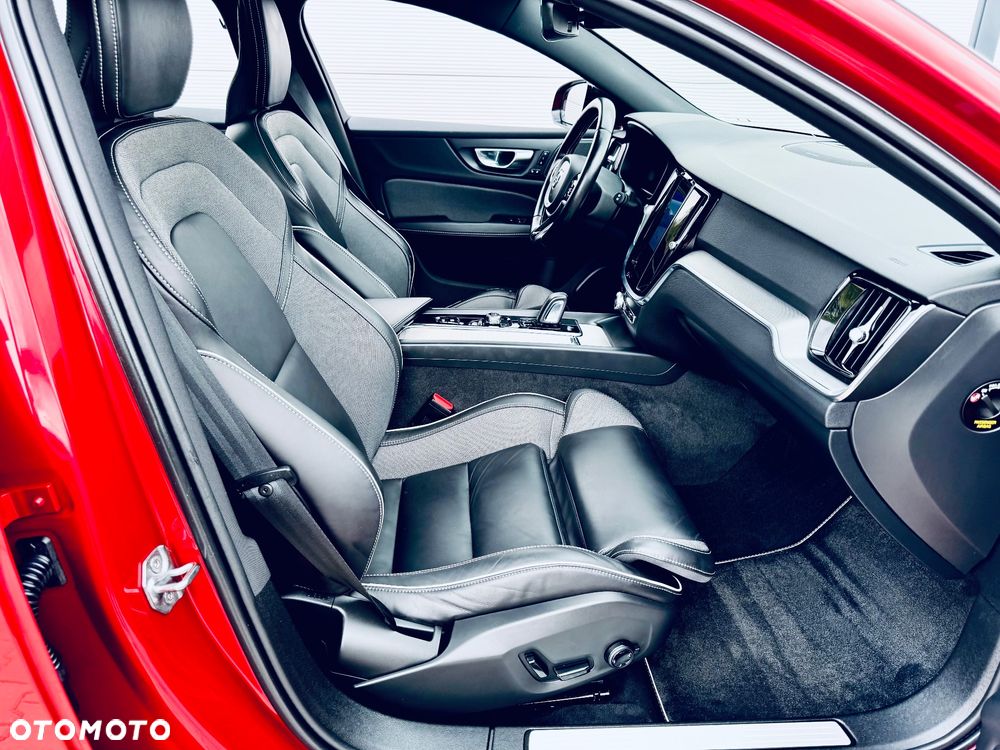 Volvo V60 B3 B R-Design - 26