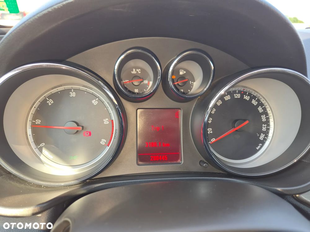 Opel Insignia 2.0 CDTI - 12