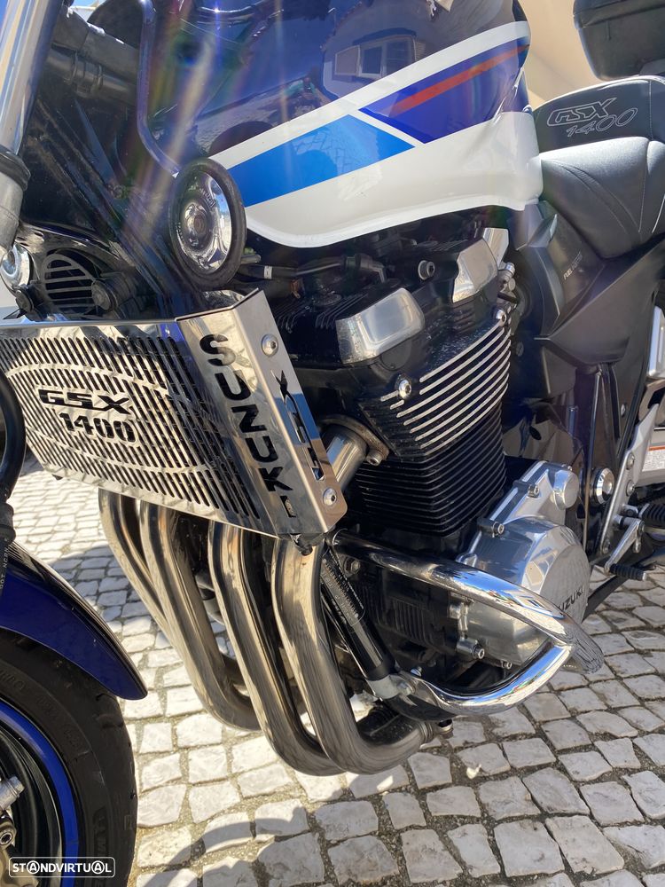 Suzuki GSX 1400 K7 FE - 12
