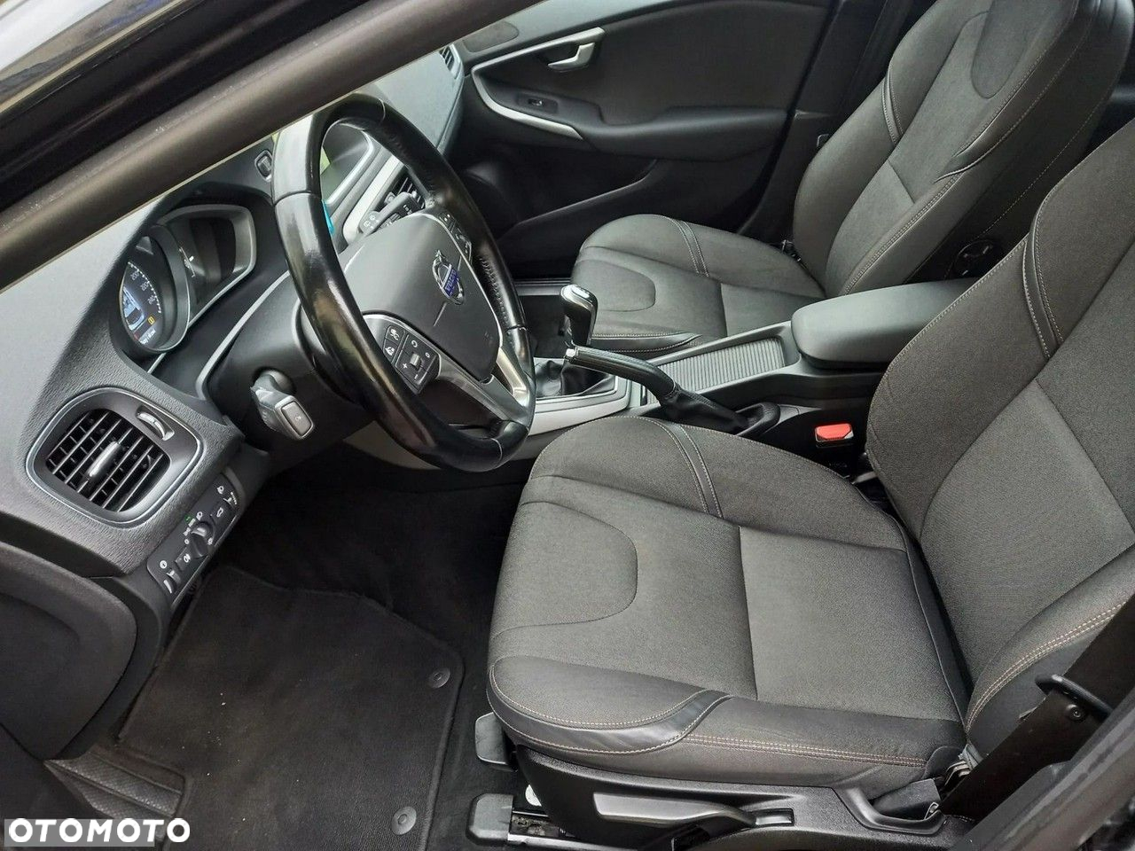 Volvo V40 Cross Country D2 Momentum - 30
