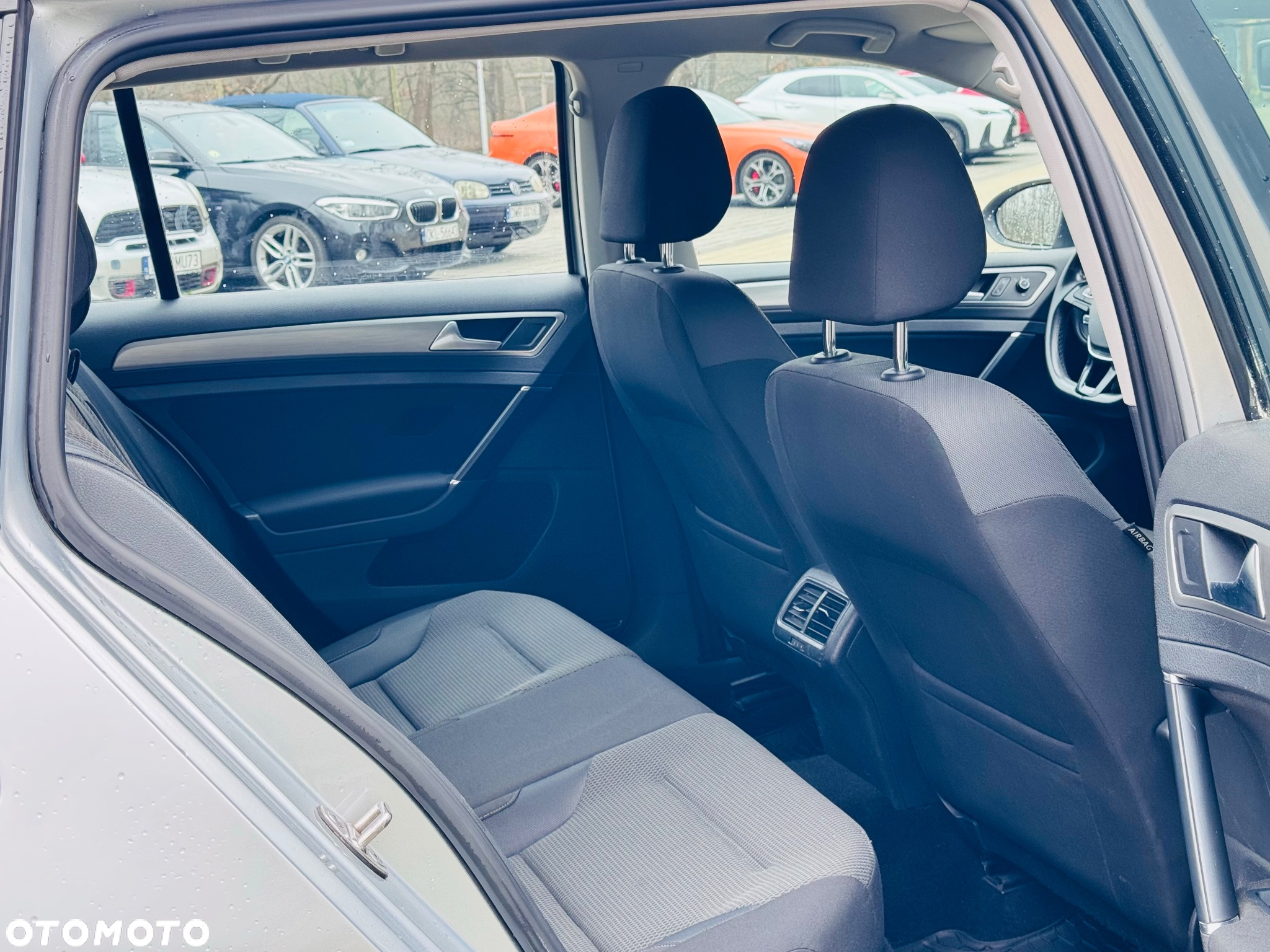 Volkswagen Golf VI 1.6 TDI Trendline - 37