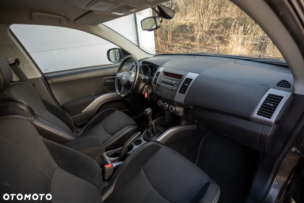 Mitsubishi Outlander 2.0 2WD - 22
