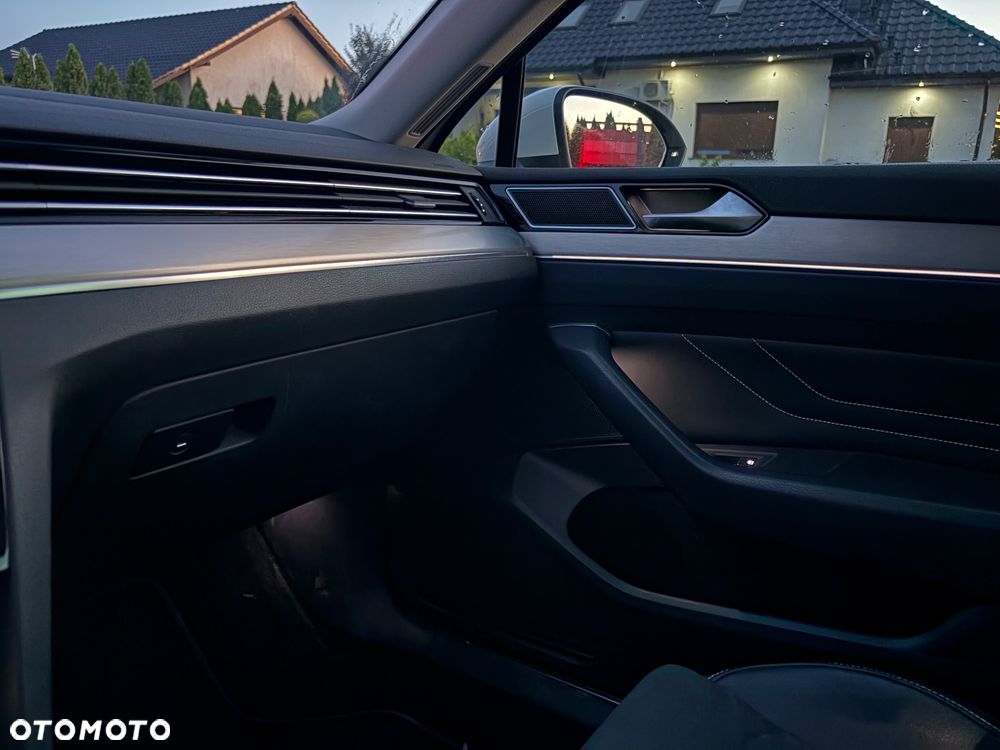 Volkswagen Passat Variant 2.0 TDI EVO Elegance DSG - 35