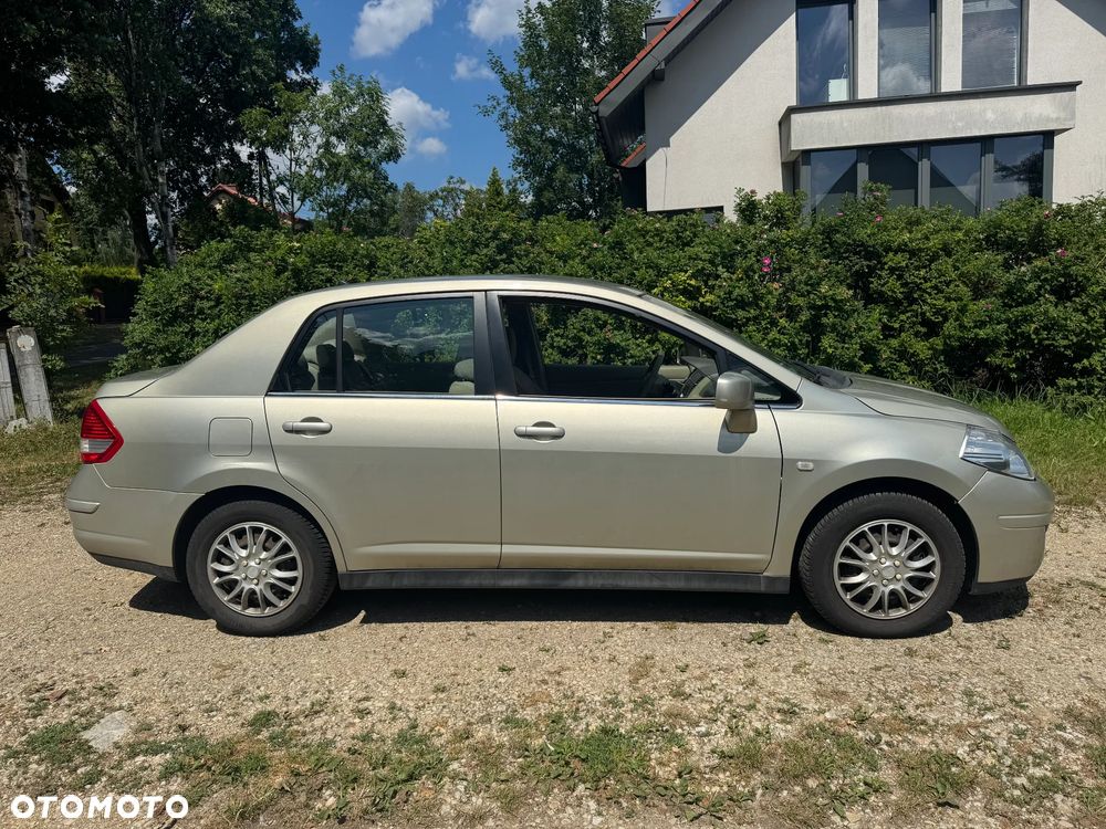 Nissan Tiida - 6