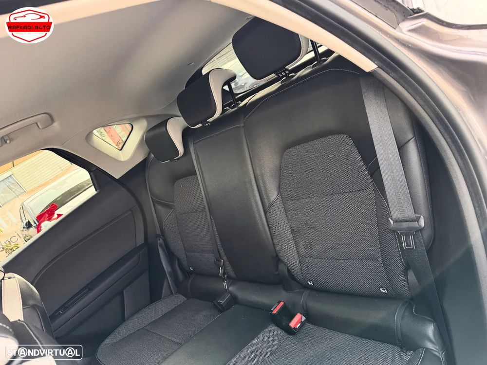 Renault Captur 1.0 TCe Exclusive - 17