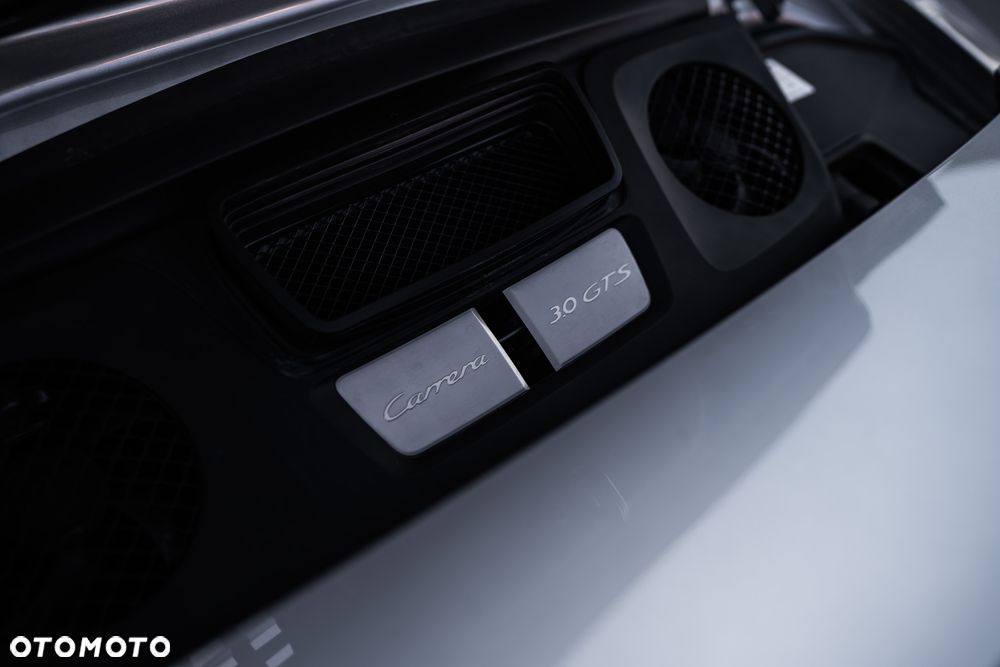 Porsche 911 Carrera 4 GTS PDK - 31