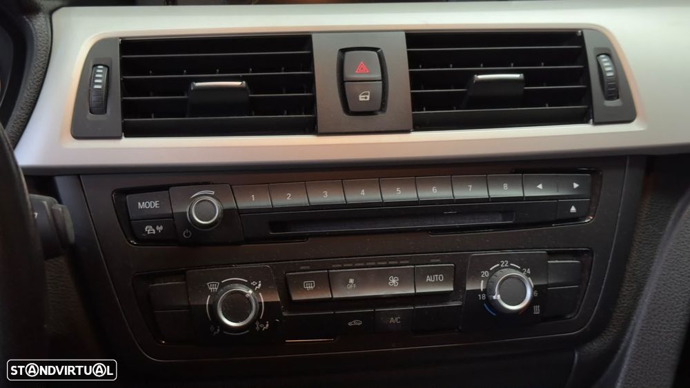 BMW 318 d Line Sport - 21
