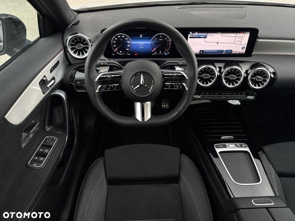 Mercedes-Benz Klasa A 200 d AMG Line 8G-DCT - 14