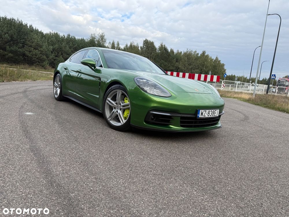 Porsche Panamera 4 E-Hybrid - 3