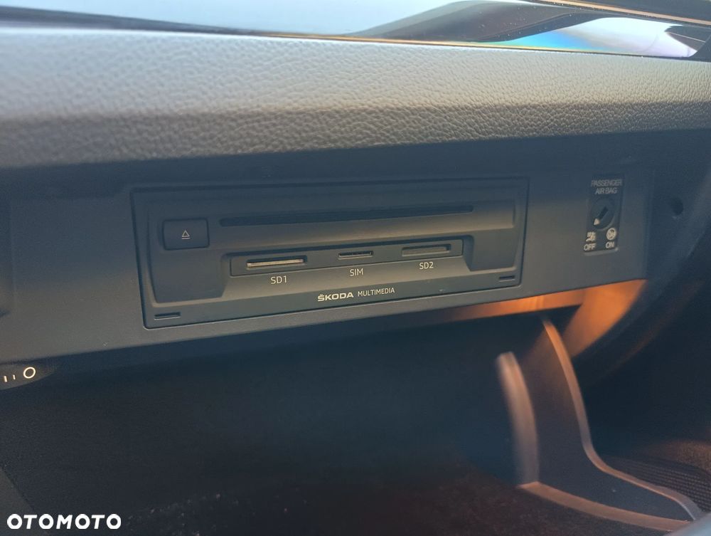 Skoda Superb 2.0 TDI DSG Premium Edition - 38
