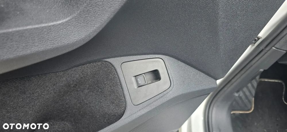 Volkswagen Tiguan 2.0 TDI SCR 4MOTION DSG R-Line - 27