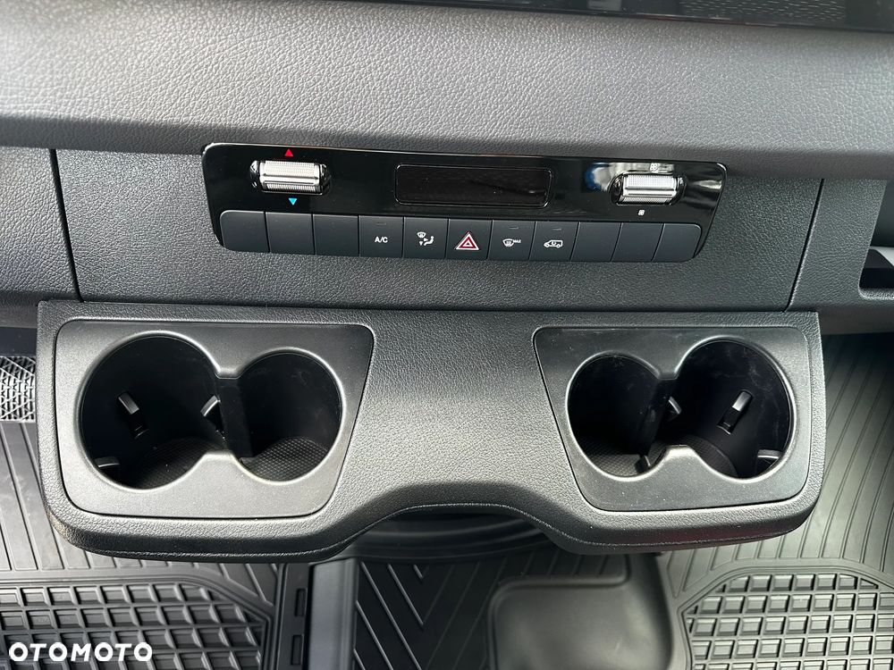 Mercedes-Benz Sprinter - 22