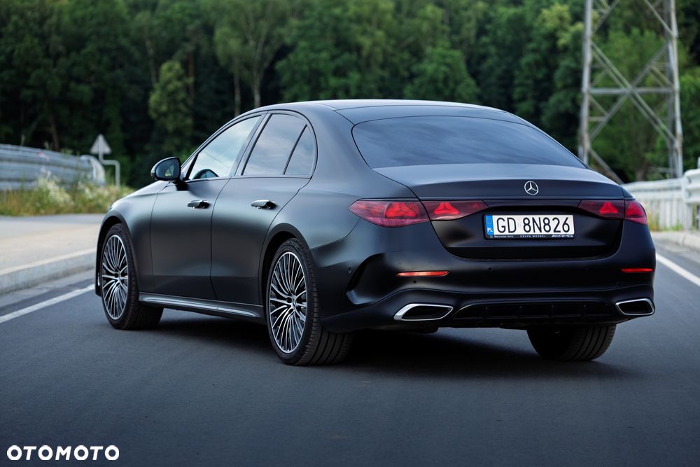 Mercedes-Benz E-Class 2024 photo 4